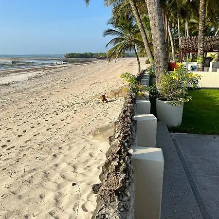Oasys House - Beautiful Private Beach Front Home Msambweni Exterior photo