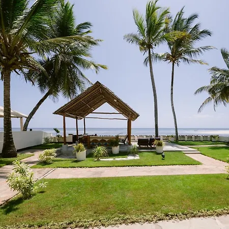 Oasys House - Beautiful Private Beach Front Home Msambweni Exterior photo