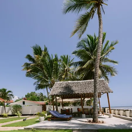 Oasys House - Beautiful Private Beach Front Home Msambweni Exterior photo