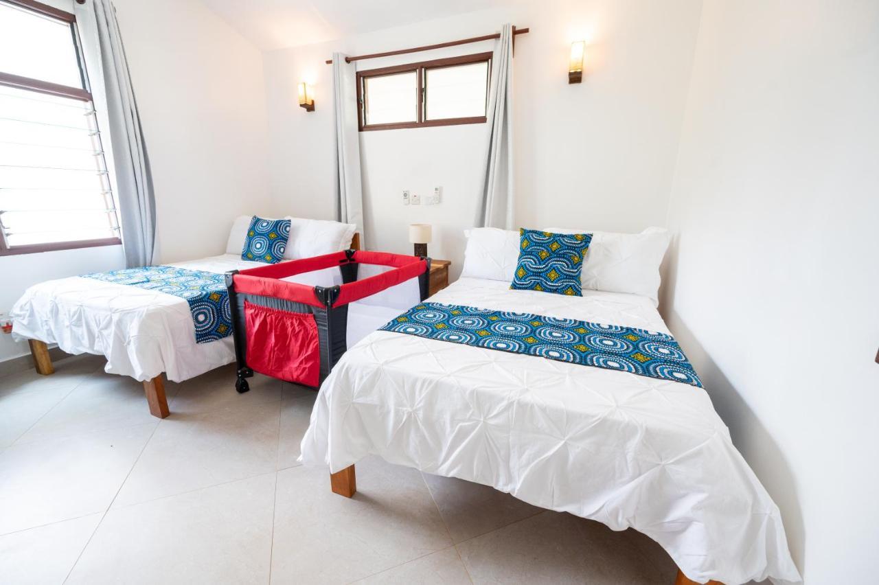Oasys House - Beautiful Private Front Holiday home *