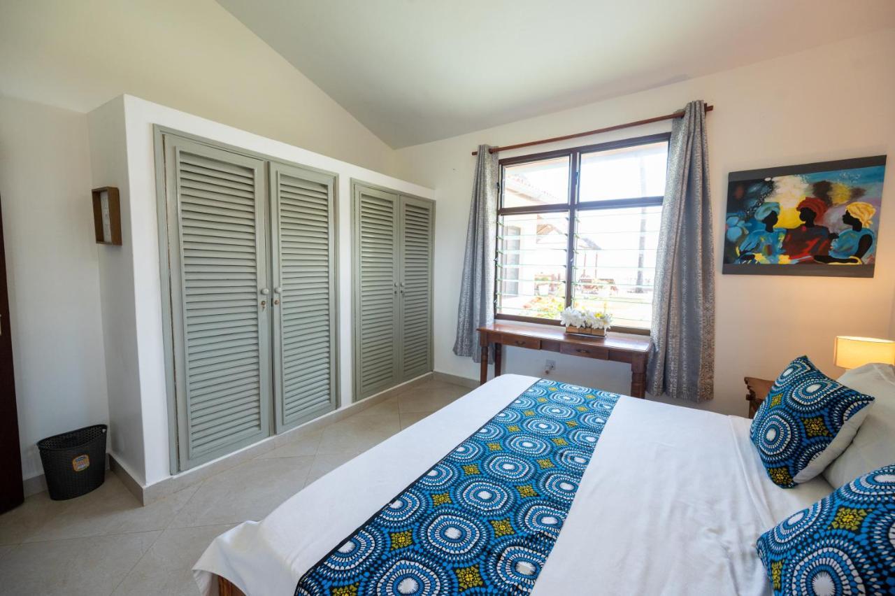 Oasys House - Beautiful Private Front Holiday home *