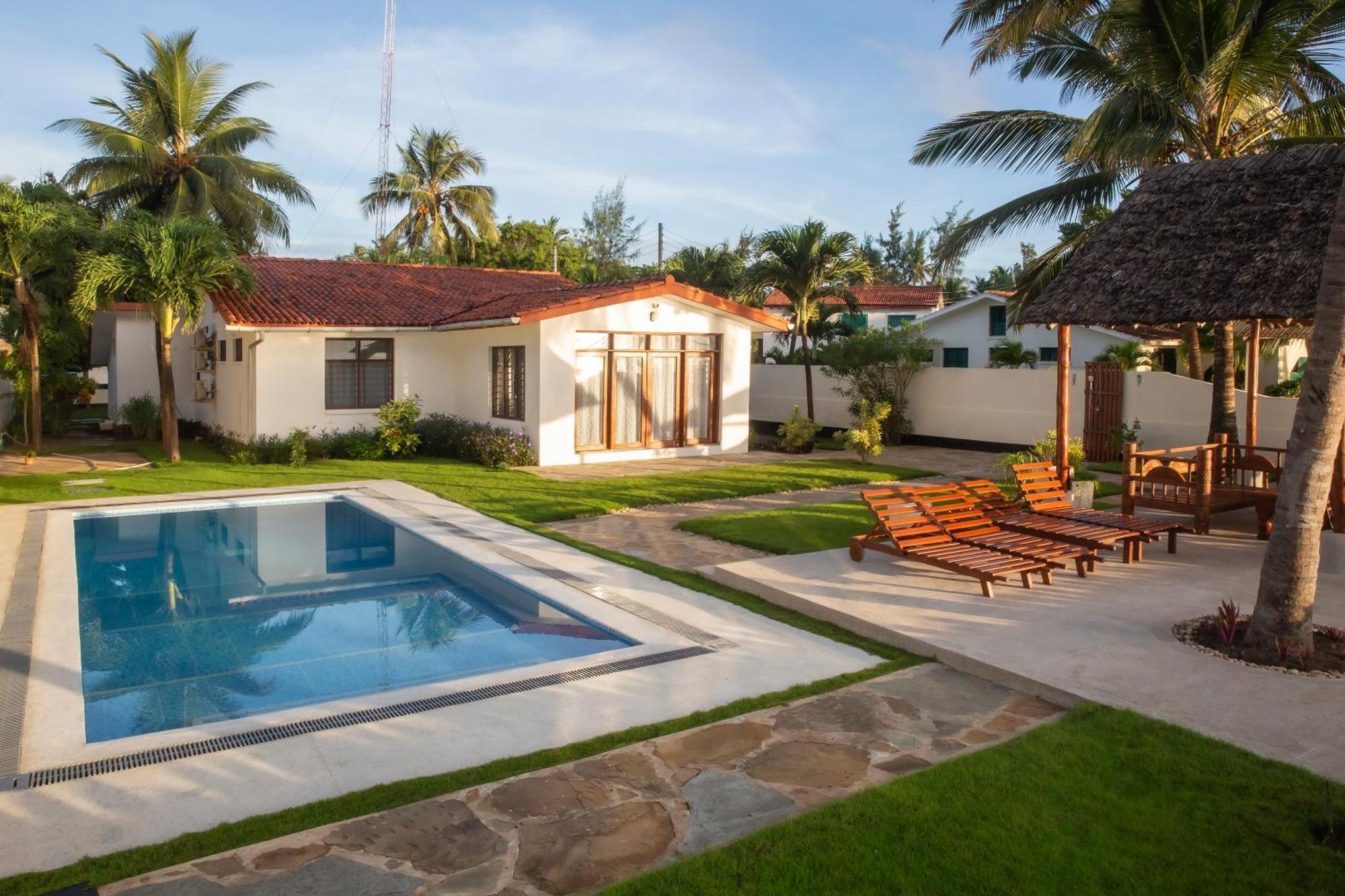 Oasys House - Beautiful Private Front Holiday home *