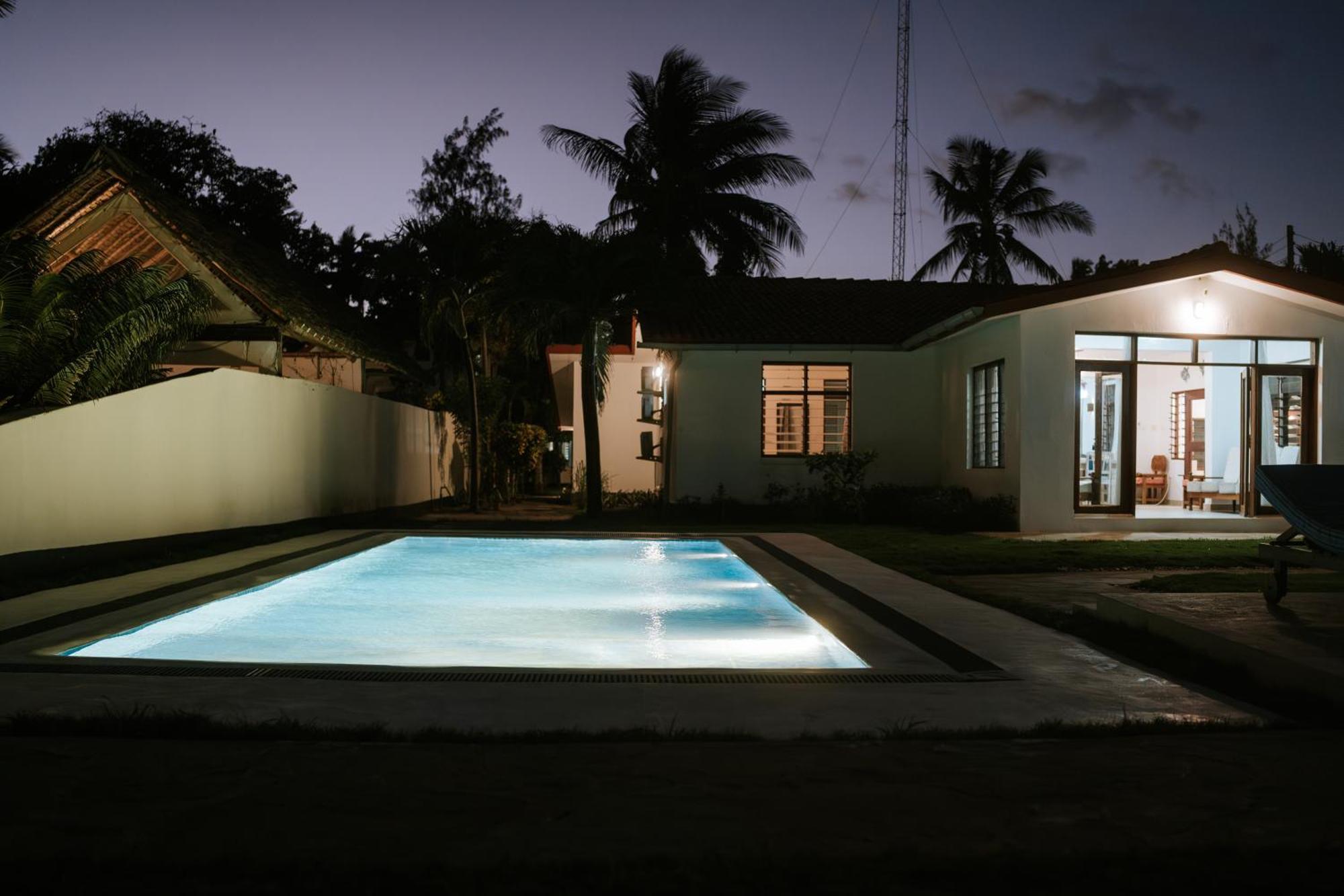 Oasys House - Beautiful Private Front Holiday home